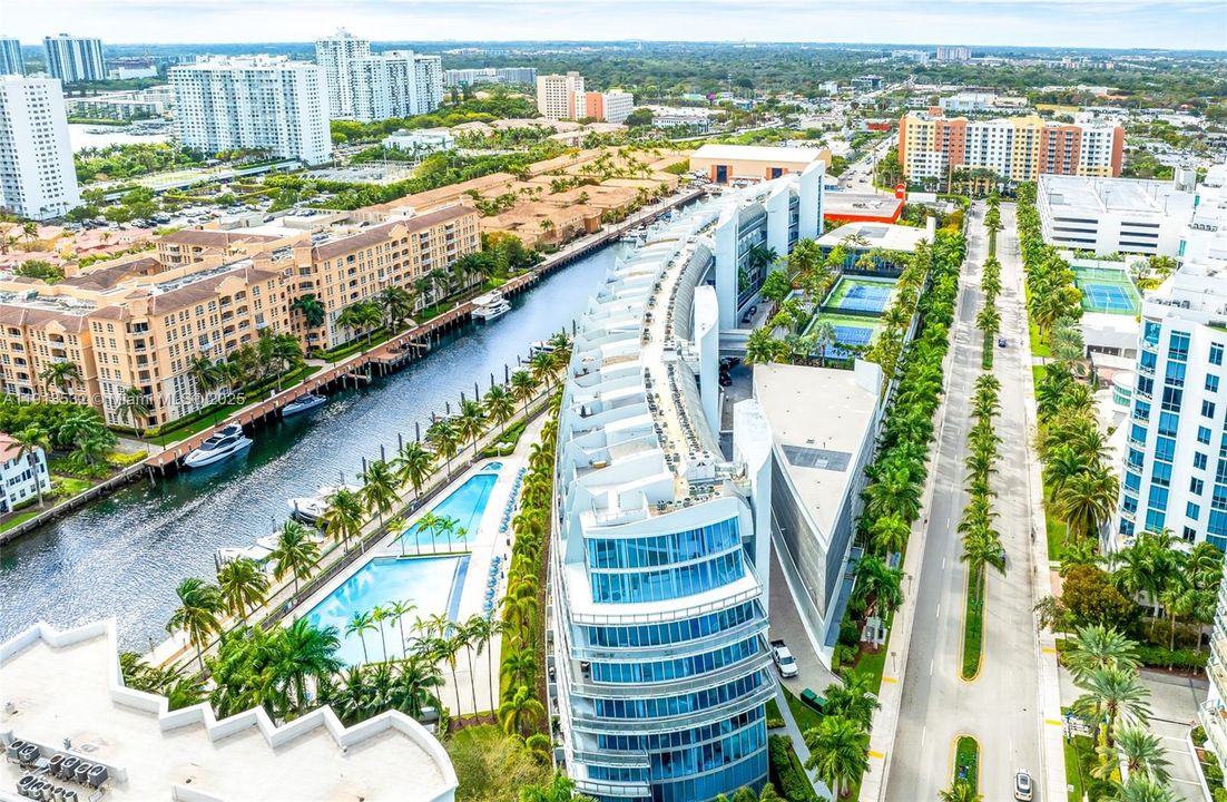 For Sale: $3,500,000 (5 beds, 5 baths, 4684 Square Feet)