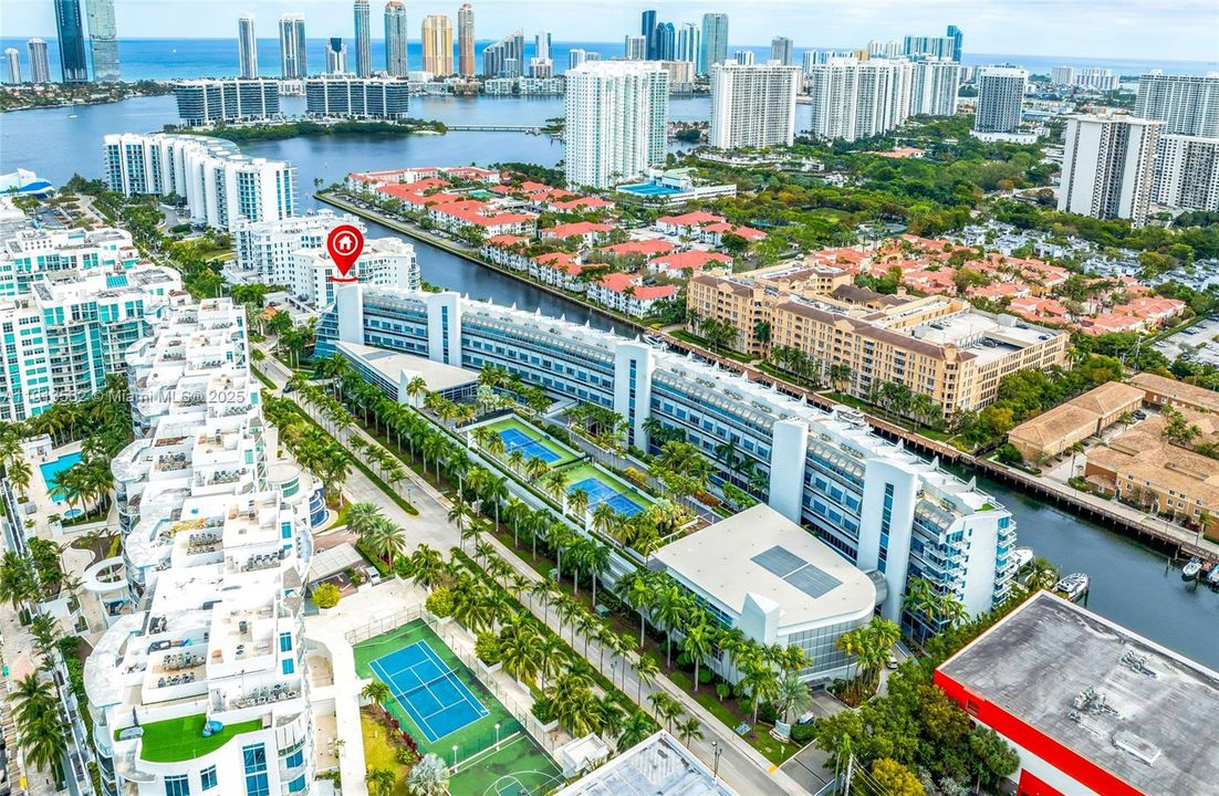 For Sale: $3,500,000 (5 beds, 5 baths, 4684 Square Feet)