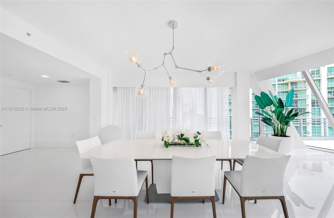 For Sale: $3,500,000 (5 beds, 5 baths, 4684 Square Feet)