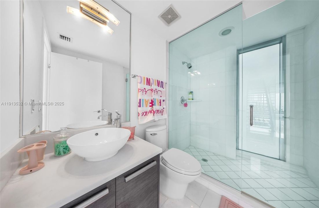 For Sale: $3,500,000 (5 beds, 5 baths, 4684 Square Feet)