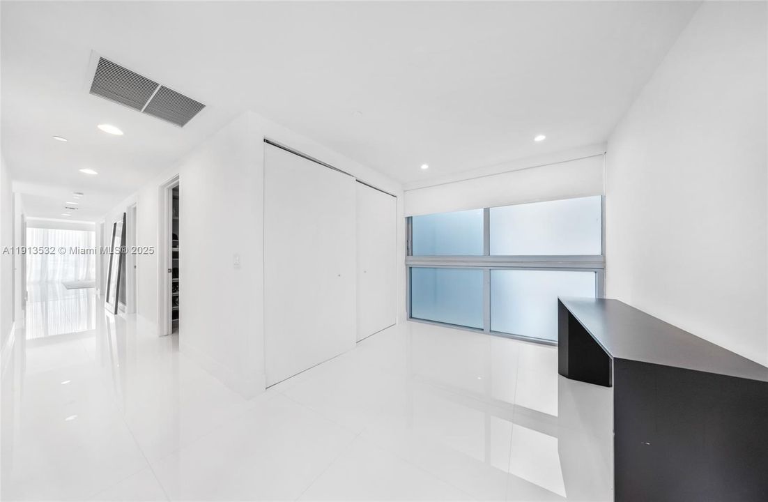 For Sale: $3,500,000 (5 beds, 5 baths, 4684 Square Feet)