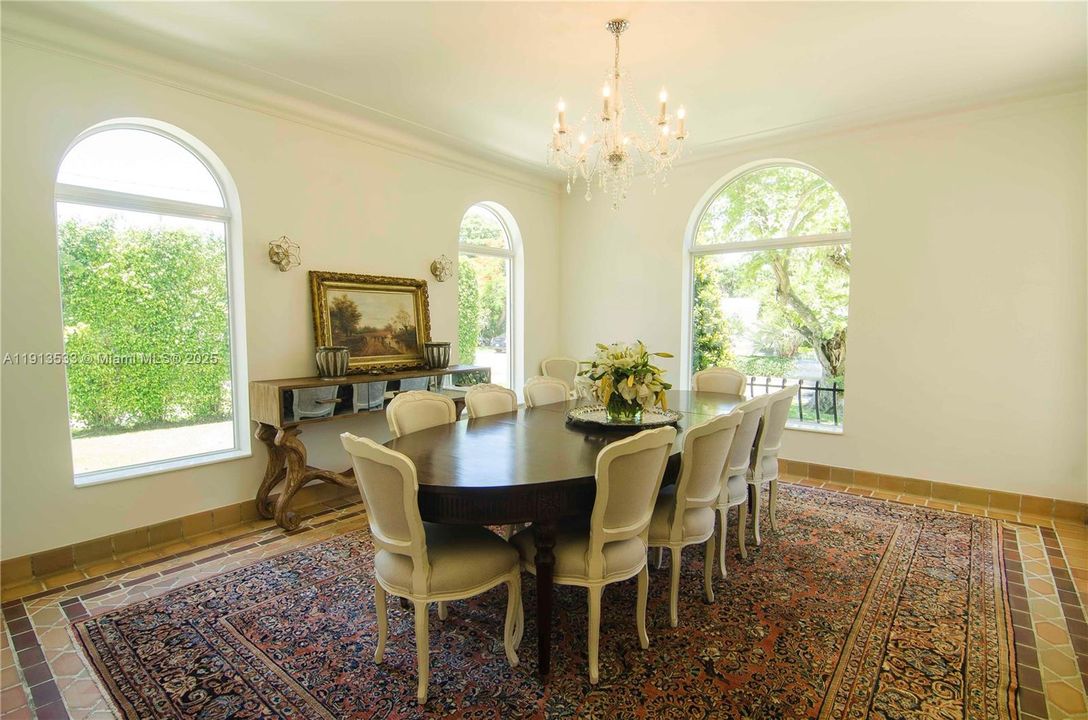 For Rent: $40,000 (5 beds, 4 baths, 3741 Square Feet)