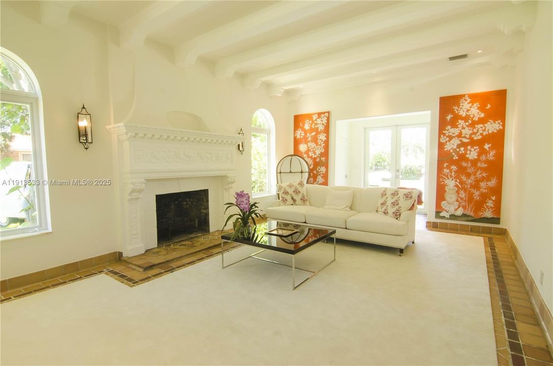 For Rent: $40,000 (5 beds, 4 baths, 3741 Square Feet)