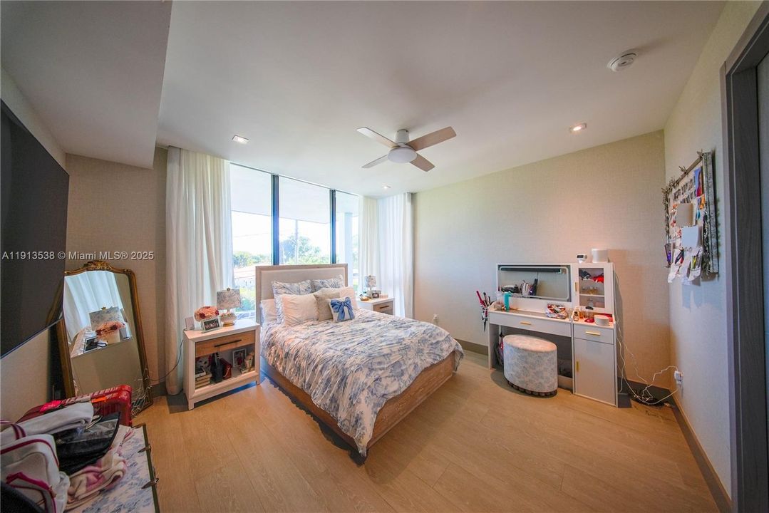 En Venta: $13,999,999 (6 camas, 6 baños, 4703 Pies cuadrados)