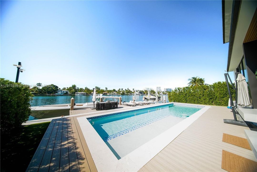 En Venta: $13,999,999 (6 camas, 6 baños, 4703 Pies cuadrados)