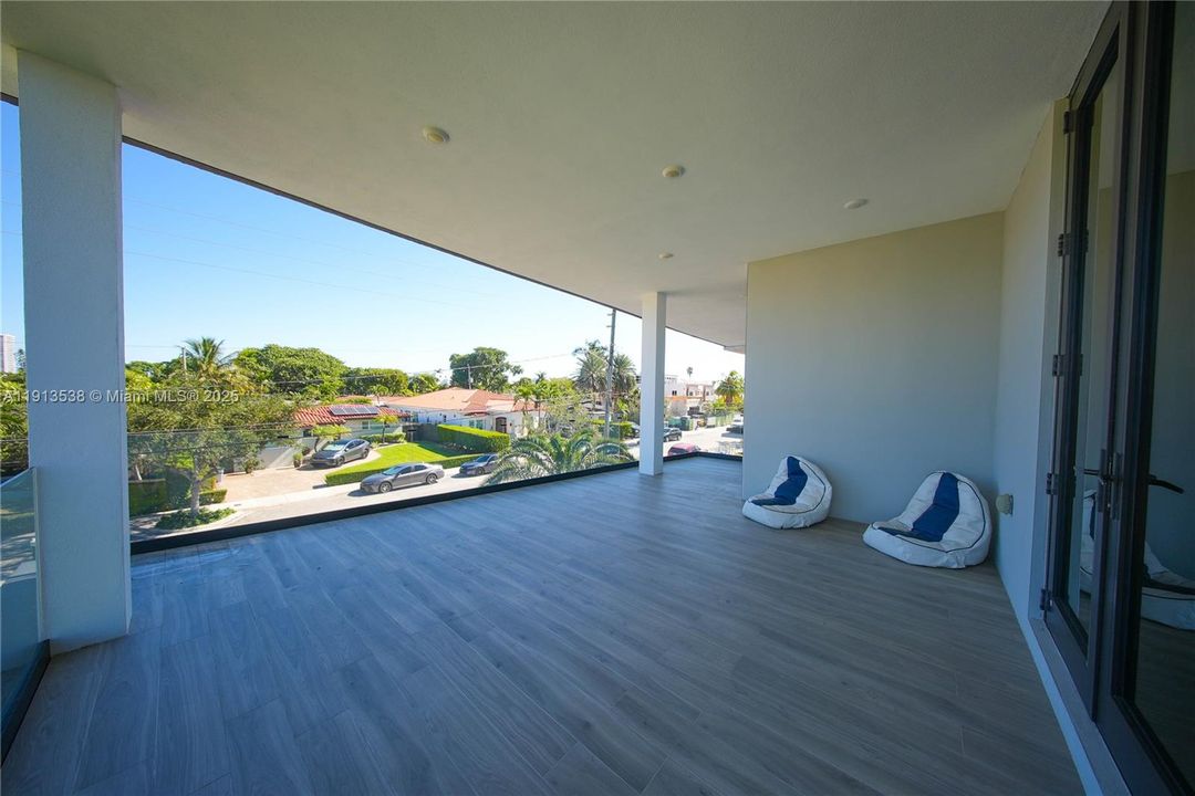 En Venta: $13,999,999 (6 camas, 6 baños, 4703 Pies cuadrados)