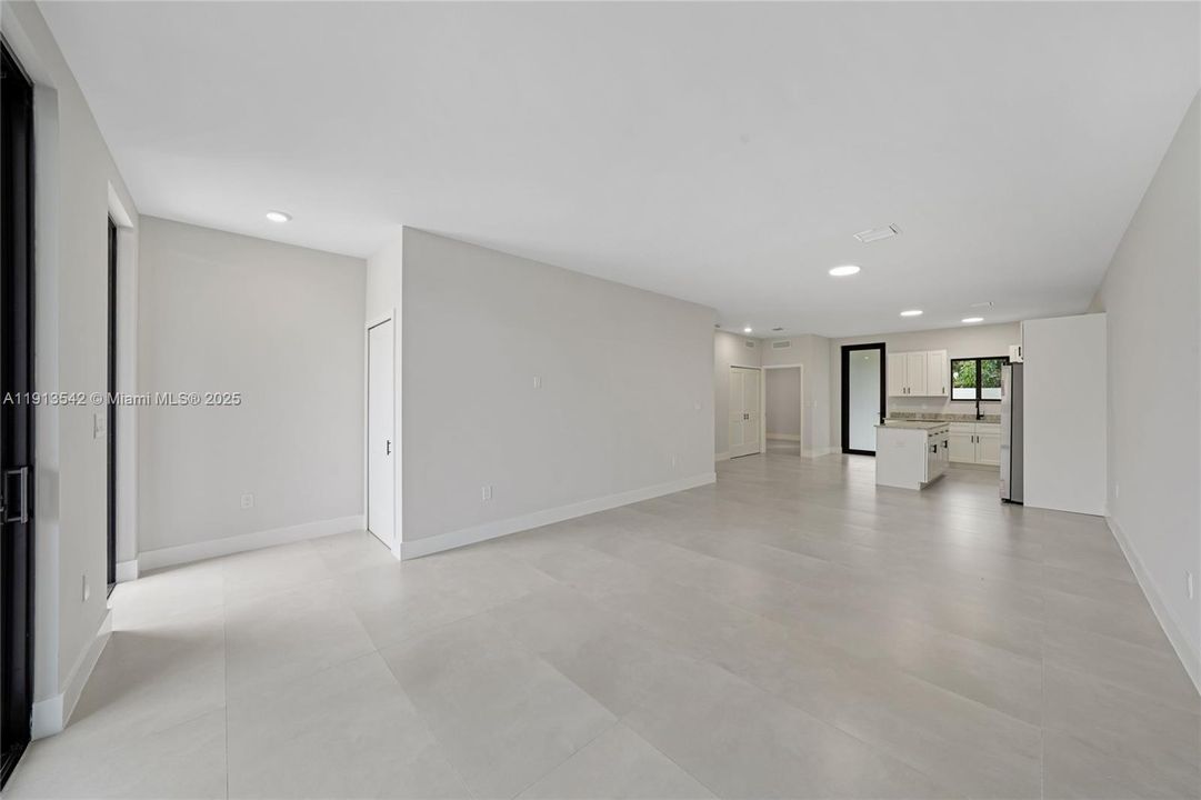 В аренду: $3,800 (3 спален, 2 ванн, 1401 Квадратных фут)