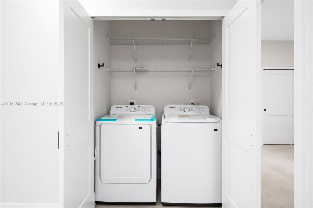 В аренду: $3,800 (3 спален, 2 ванн, 1401 Квадратных фут)