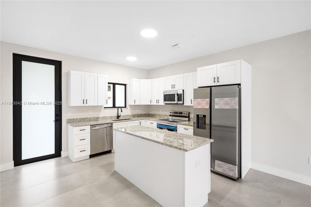 В аренду: $3,800 (3 спален, 2 ванн, 1401 Квадратных фут)