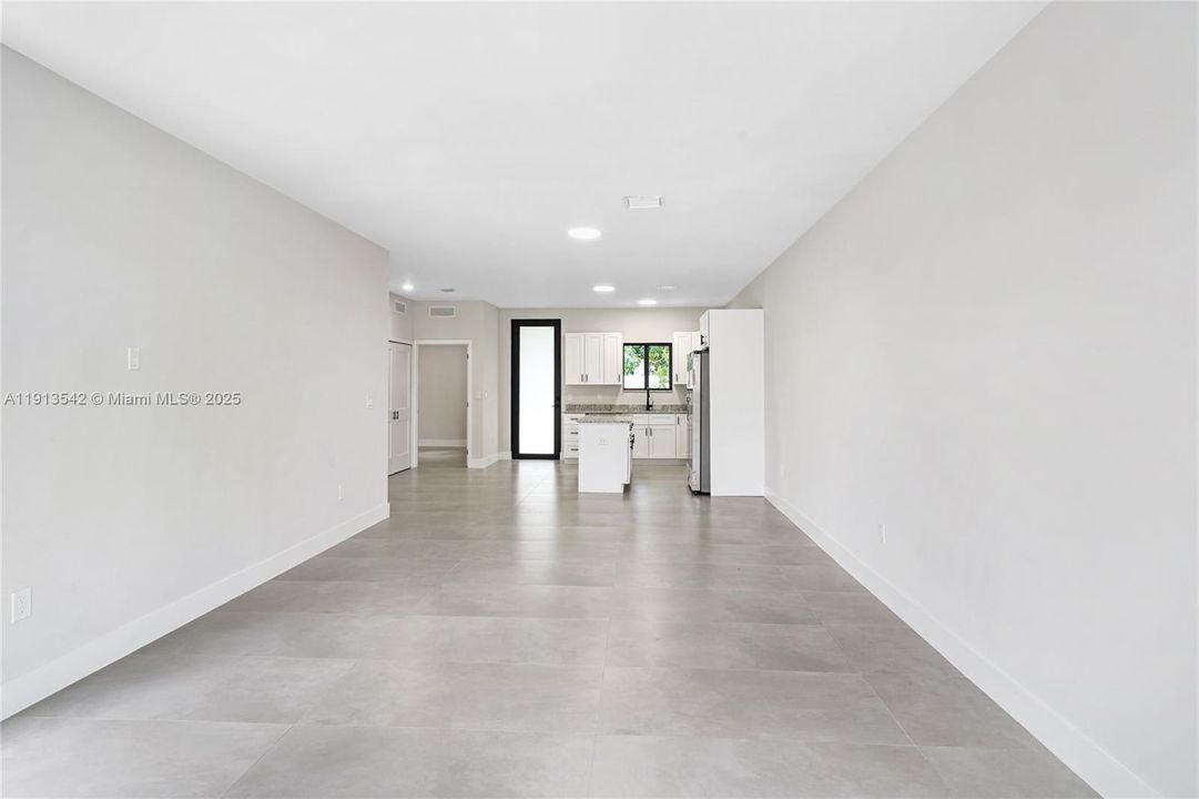 В аренду: $3,800 (3 спален, 2 ванн, 1401 Квадратных фут)