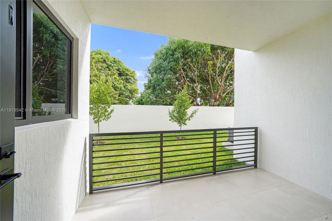 В аренду: $3,800 (3 спален, 2 ванн, 1401 Квадратных фут)