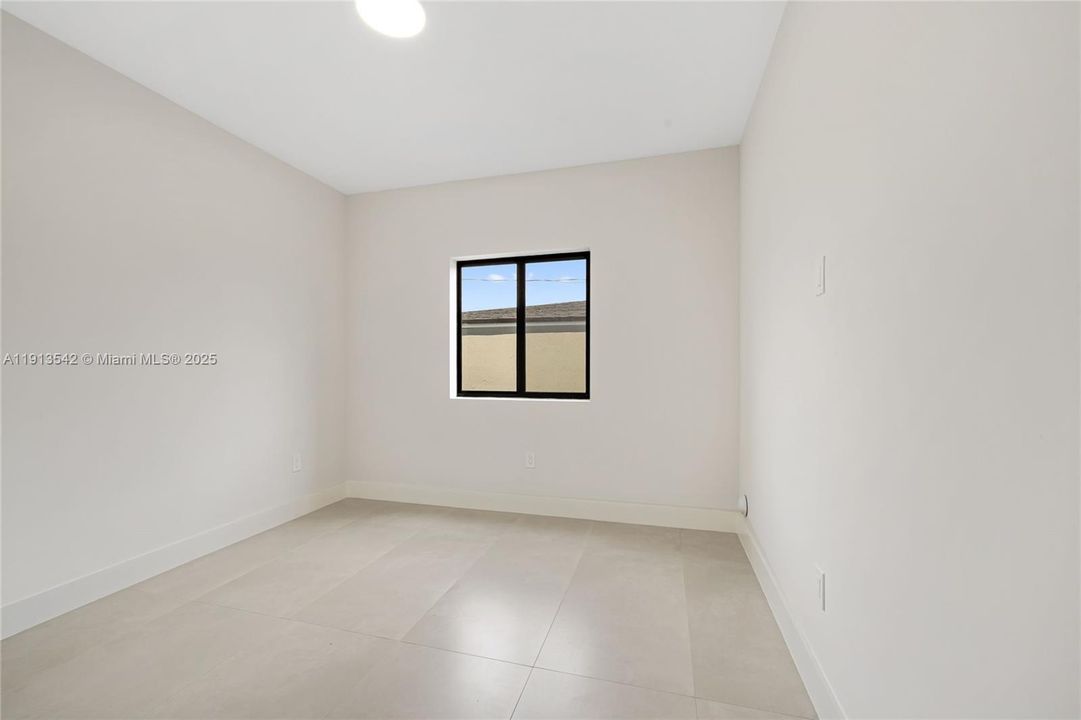 В аренду: $3,800 (3 спален, 2 ванн, 1401 Квадратных фут)