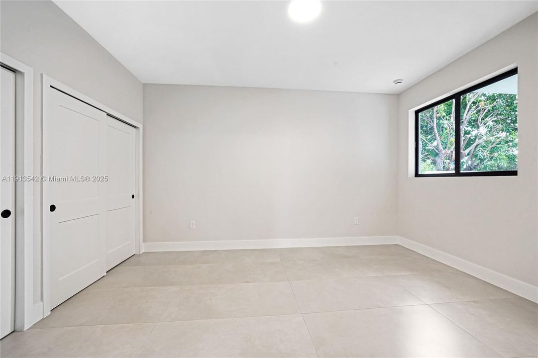 В аренду: $3,800 (3 спален, 2 ванн, 1401 Квадратных фут)