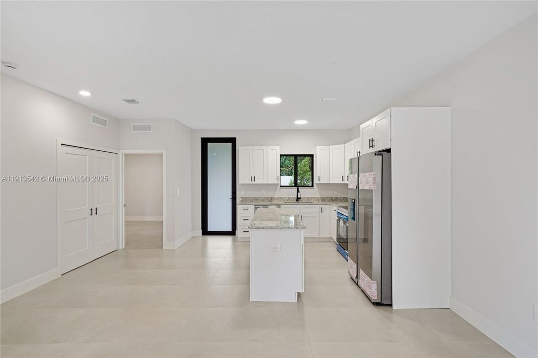 В аренду: $3,800 (3 спален, 2 ванн, 1401 Квадратных фут)