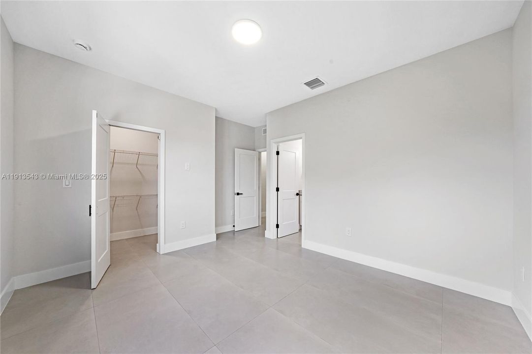 For Rent: $3,800 (3 beds, 2 baths, 1512 Square Feet)