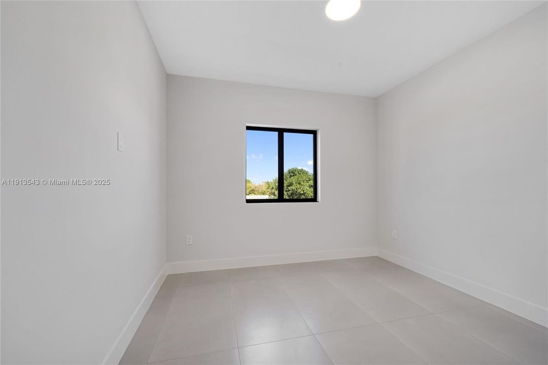 For Rent: $3,800 (3 beds, 2 baths, 1512 Square Feet)