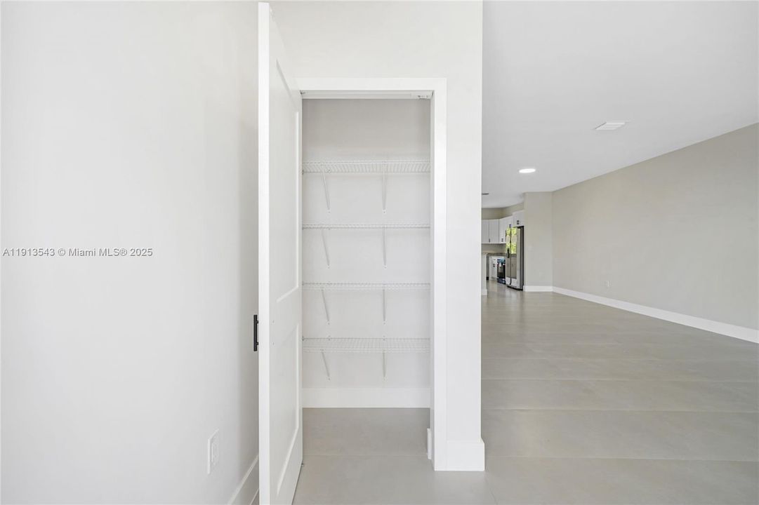 For Rent: $3,800 (3 beds, 2 baths, 1512 Square Feet)