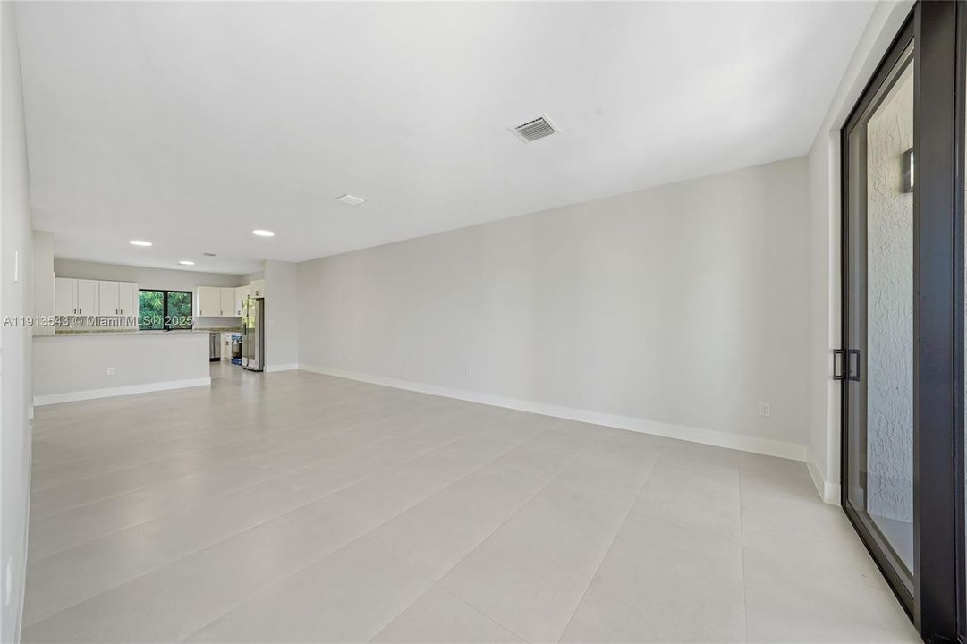 For Rent: $3,800 (3 beds, 2 baths, 1512 Square Feet)