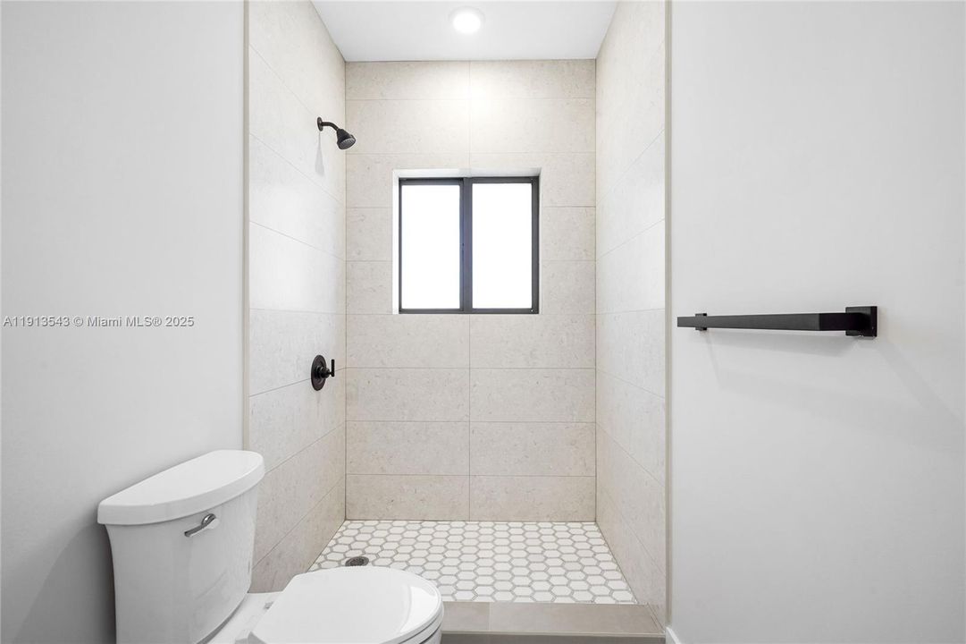 For Rent: $3,800 (3 beds, 2 baths, 1512 Square Feet)