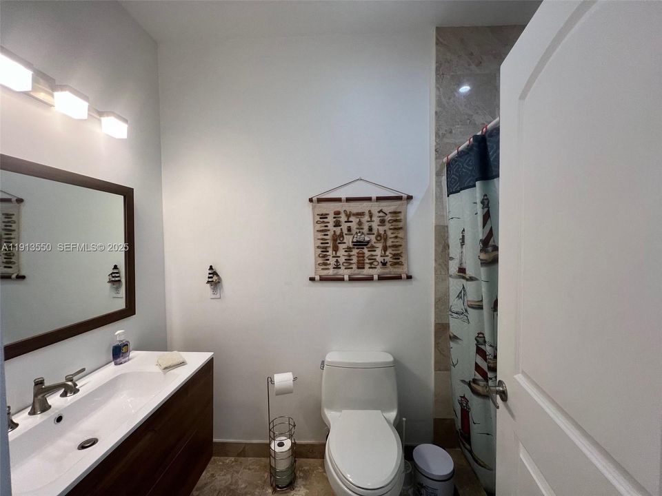 For Rent: $5,000 (3 beds, 2 baths, 0 Square Feet)