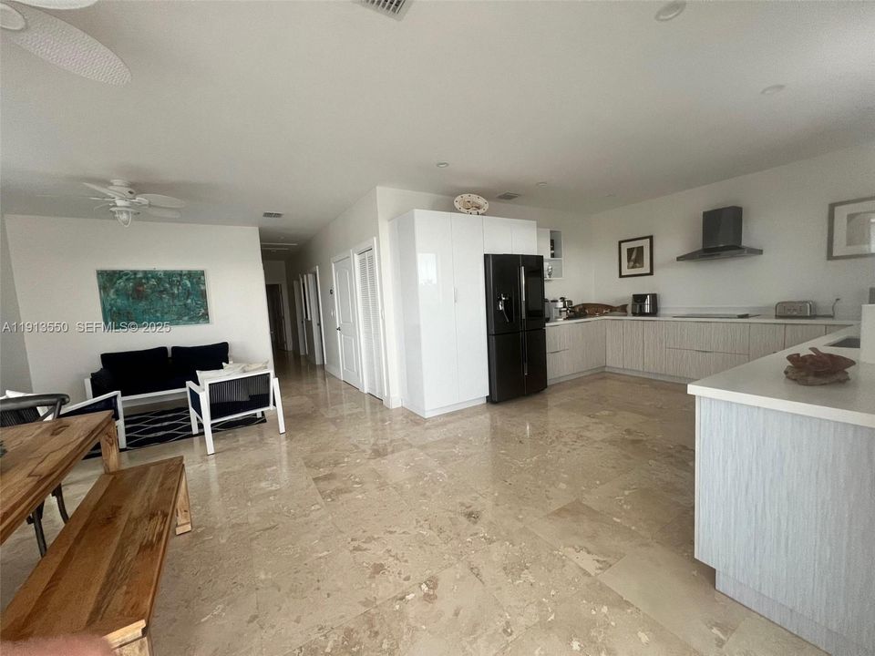 For Rent: $5,000 (3 beds, 2 baths, 0 Square Feet)