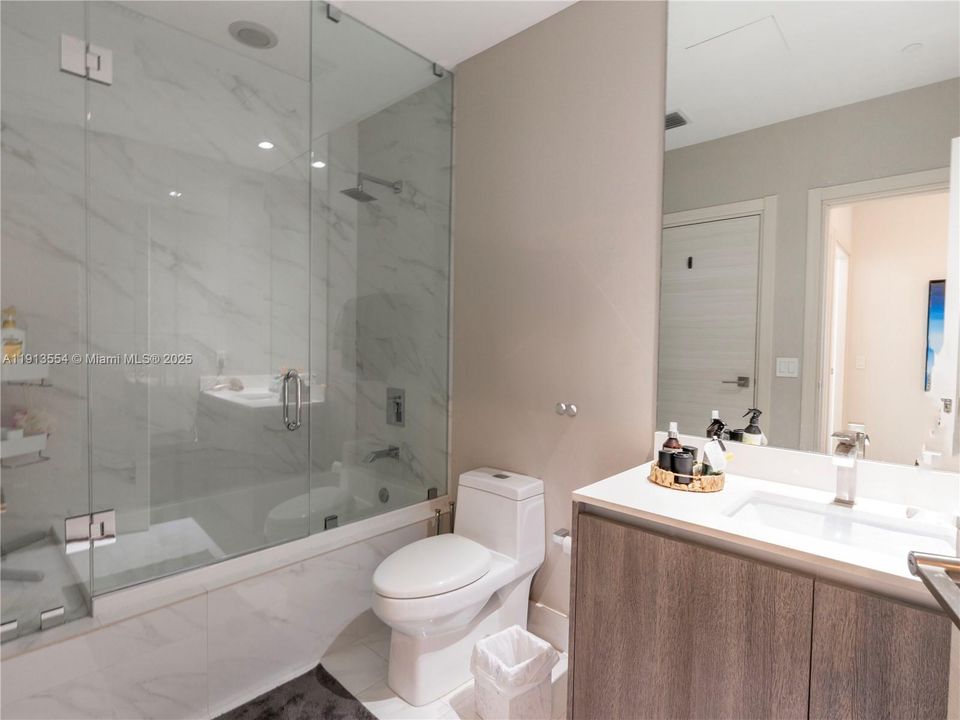 For Rent: $9,950 (3 beds, 3 baths, 1450 Square Feet)