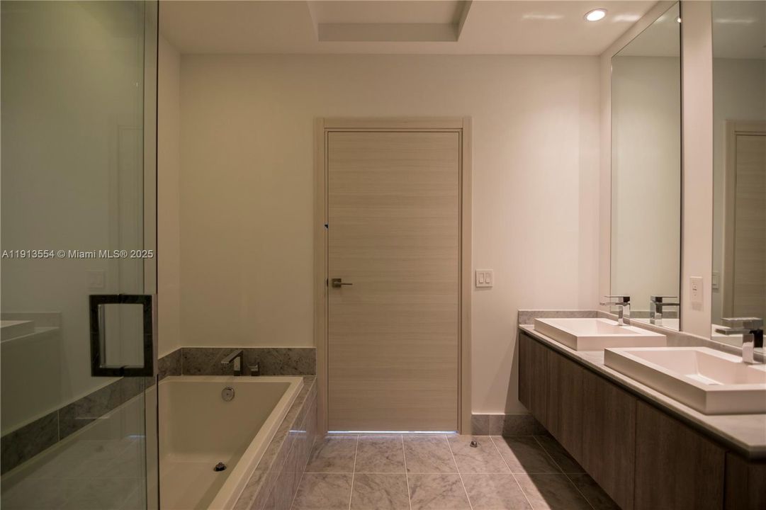 For Rent: $9,950 (3 beds, 3 baths, 1450 Square Feet)