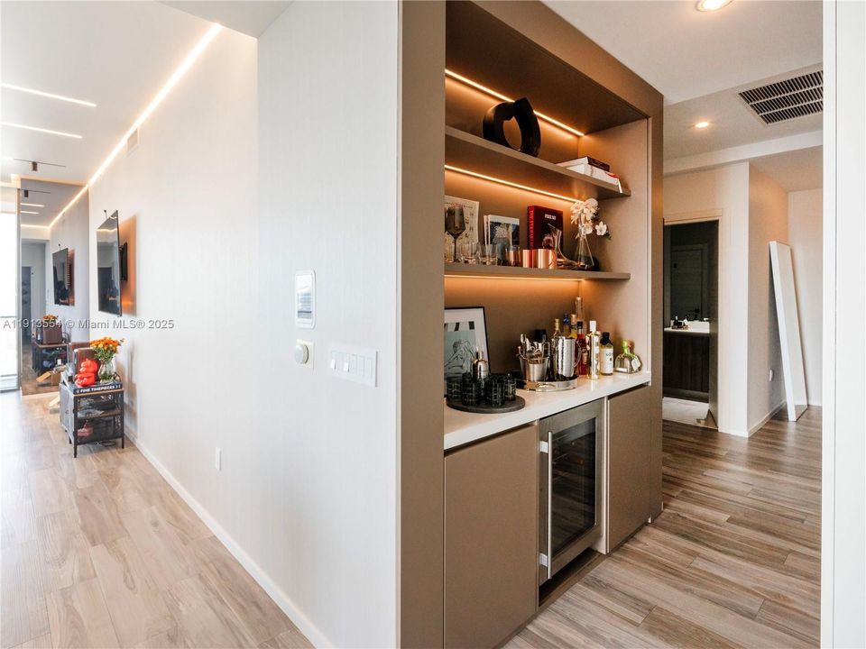 For Rent: $9,950 (3 beds, 3 baths, 1450 Square Feet)