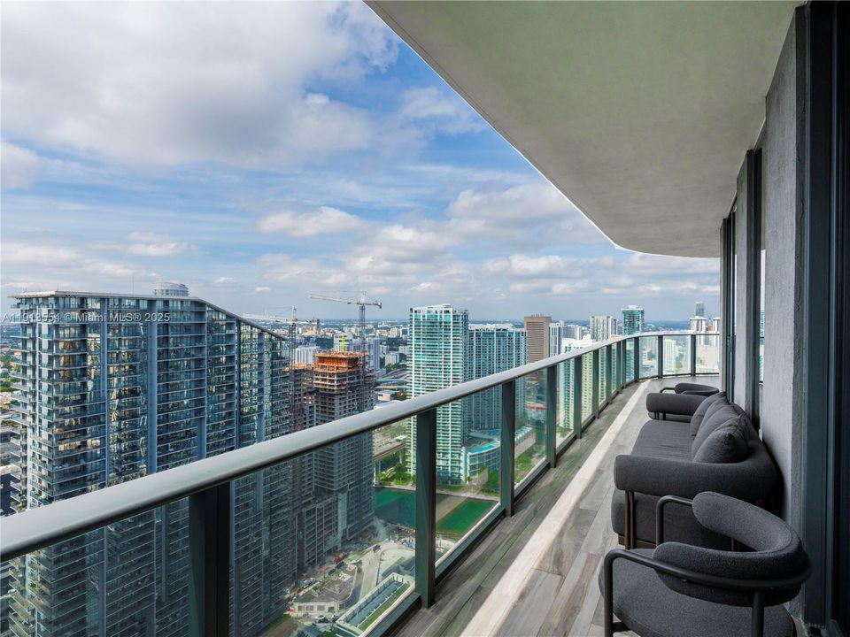 For Rent: $9,950 (3 beds, 3 baths, 1450 Square Feet)