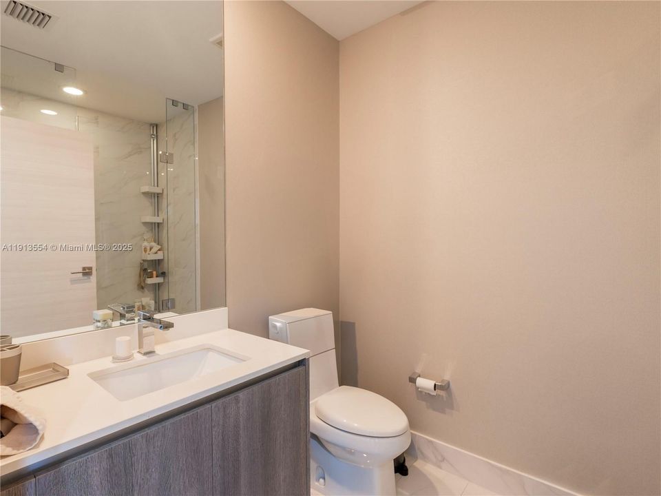 For Rent: $9,950 (3 beds, 3 baths, 1450 Square Feet)