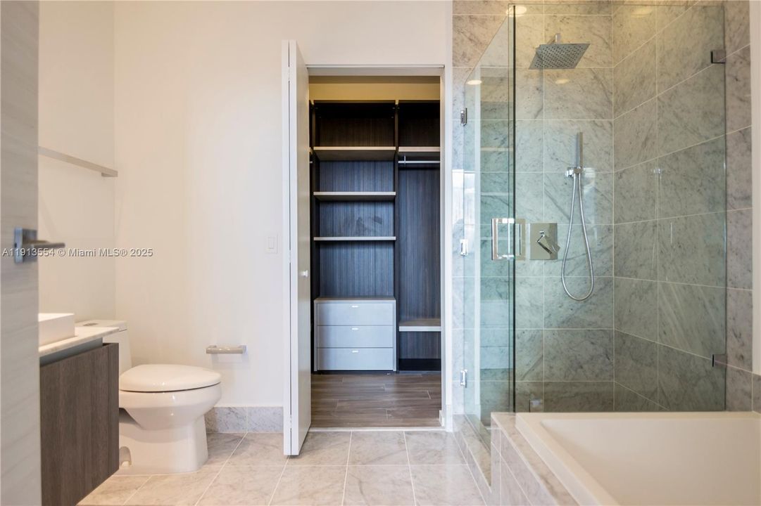 For Rent: $9,950 (3 beds, 3 baths, 1450 Square Feet)