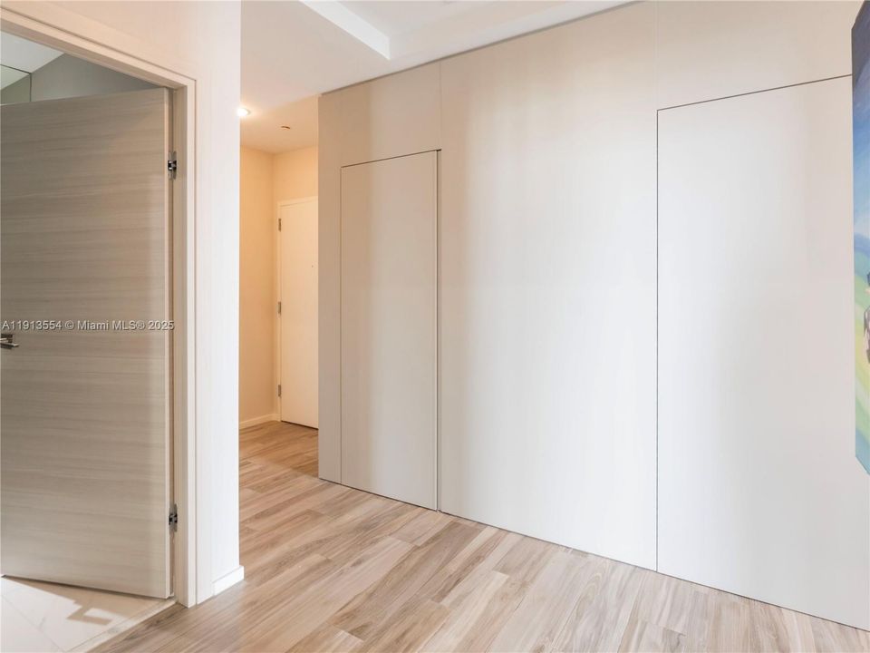 For Rent: $9,950 (3 beds, 3 baths, 1450 Square Feet)