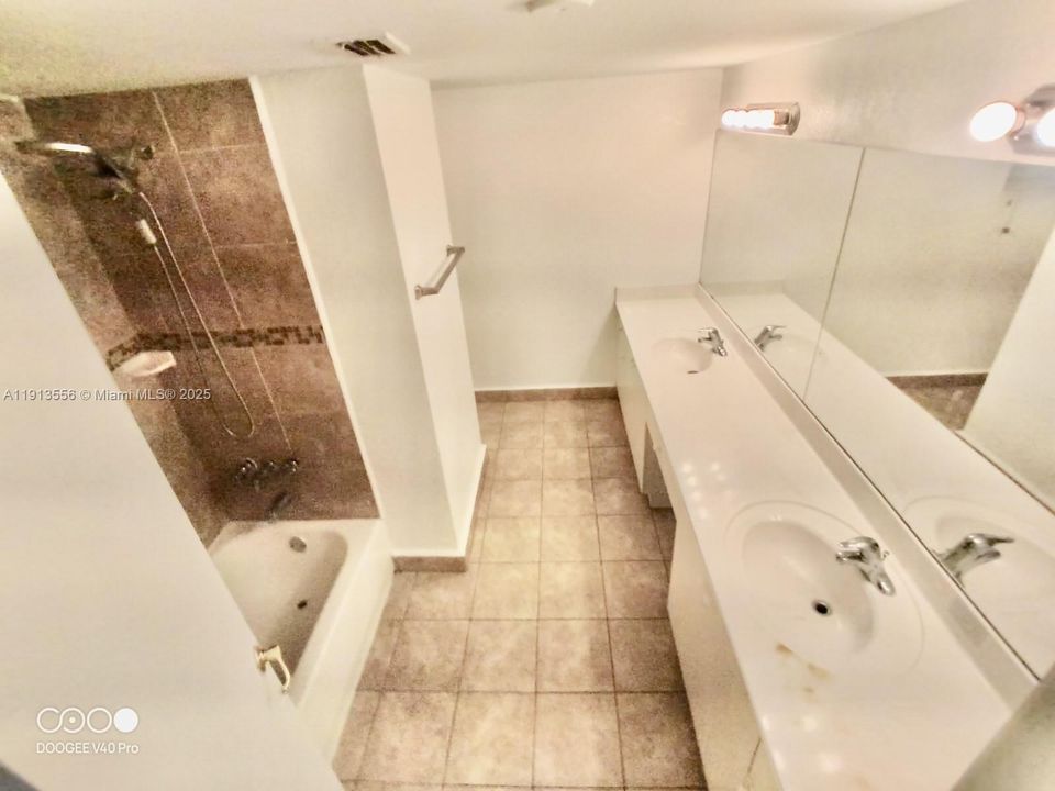 For Rent: $1,850 (2 beds, 2 baths, 1252 Square Feet)