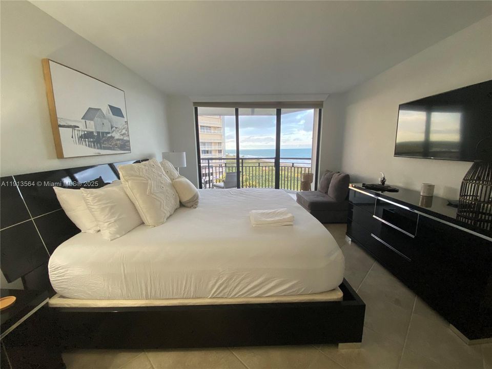 В аренду: $3,300 (2 спален, 2 ванн, 1307 Квадратных фут)