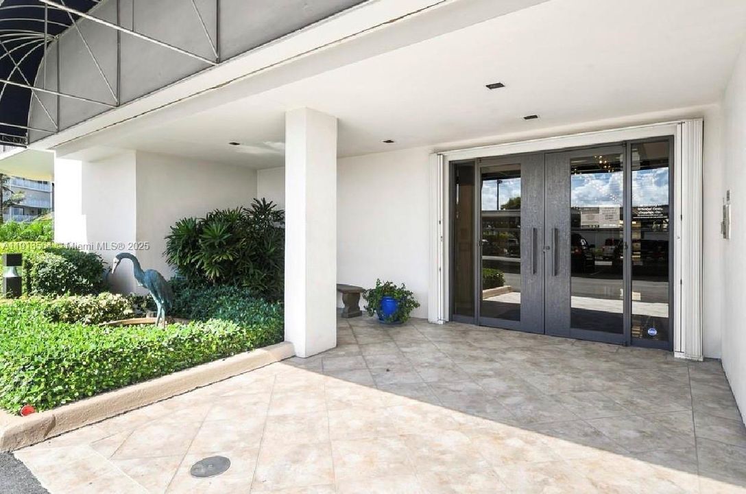 В аренду: $3,300 (2 спален, 2 ванн, 1307 Квадратных фут)