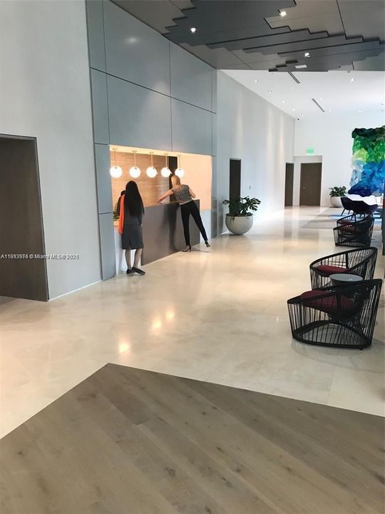 For Rent: $4,450 (1 beds, 1 baths, 706 Square Feet)