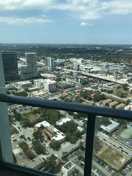 For Rent: $4,450 (1 beds, 1 baths, 706 Square Feet)