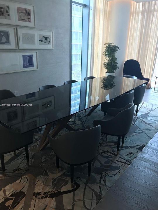 For Rent: $4,450 (1 beds, 1 baths, 706 Square Feet)