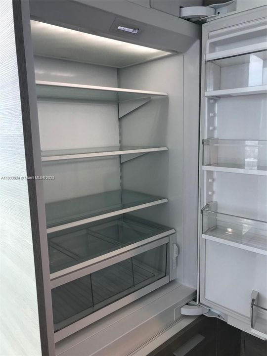 For Rent: $4,450 (1 beds, 1 baths, 706 Square Feet)