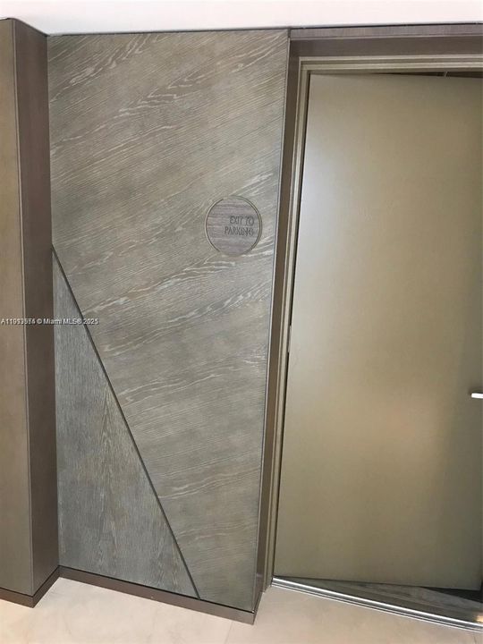 For Rent: $4,450 (1 beds, 1 baths, 706 Square Feet)