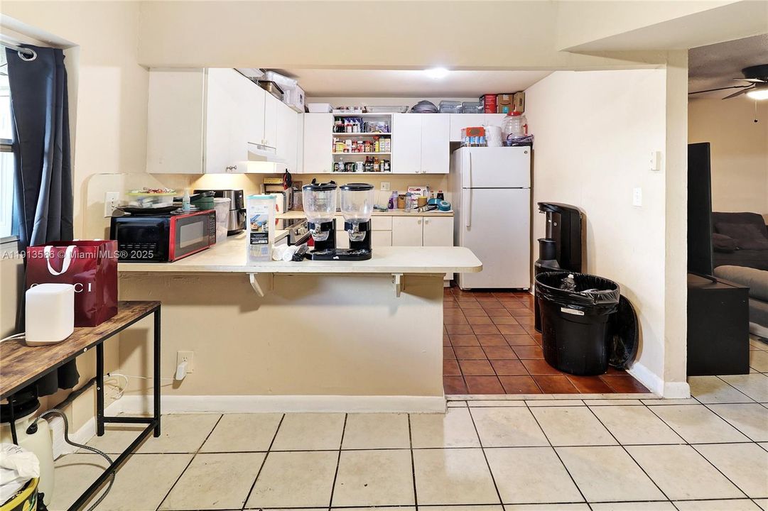 En Venta: $315,000 (4 camas, 2 baños, 1542 Pies cuadrados)