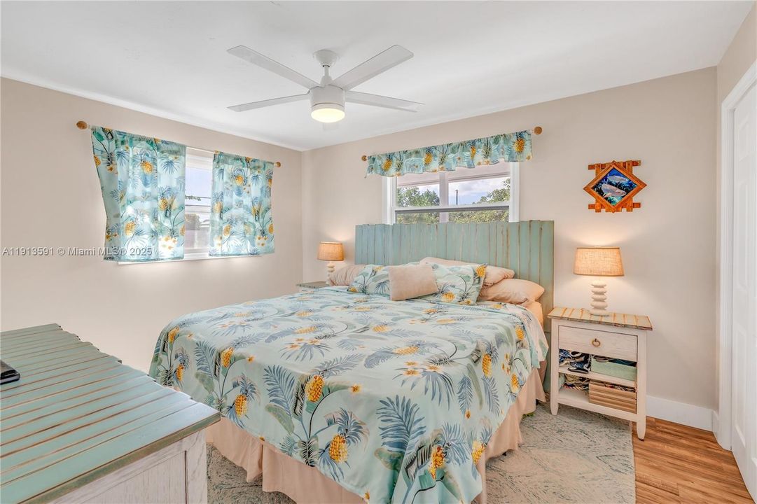 For Sale: $1,089,000 (2 beds, 1 baths, 1056 Square Feet)