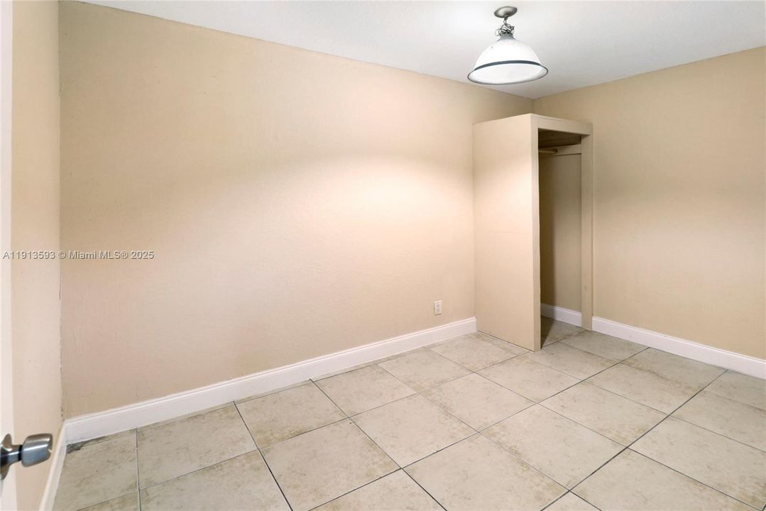 В аренду: $2,900 (5 спален, 2 ванн, 1520 Квадратных фут)