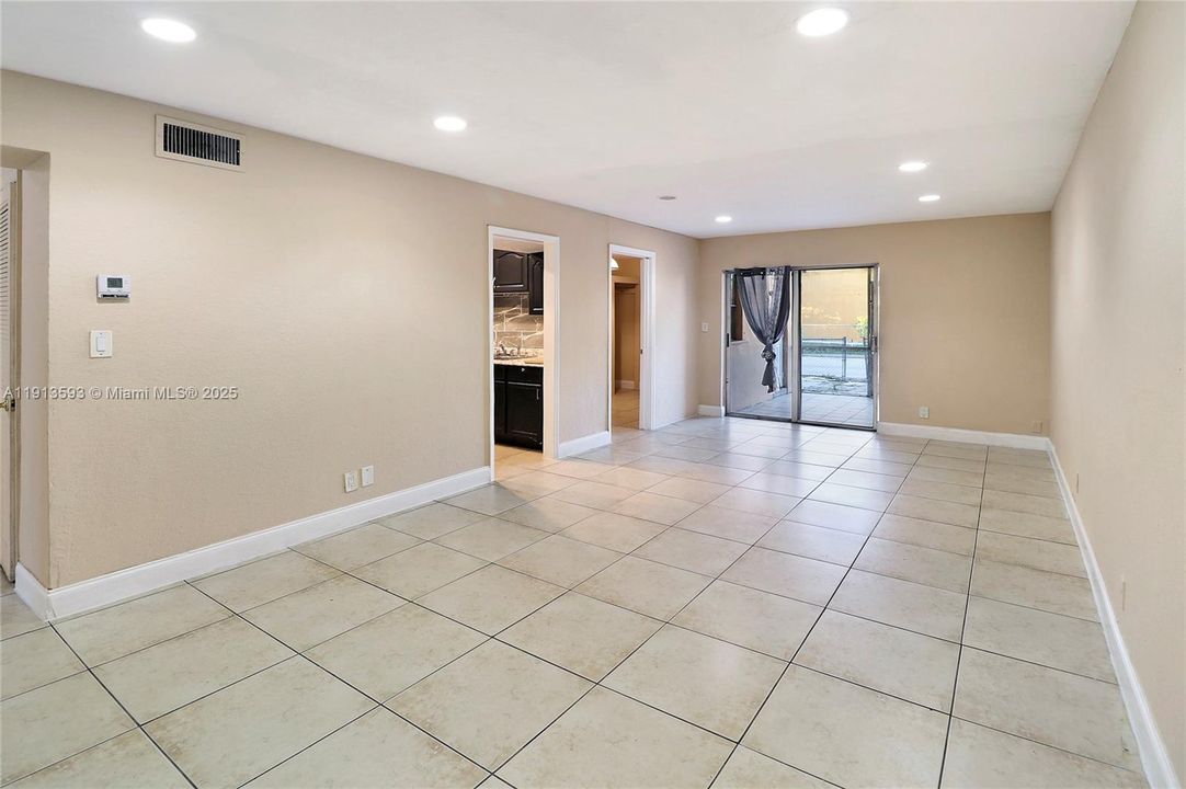 В аренду: $2,900 (5 спален, 2 ванн, 1520 Квадратных фут)