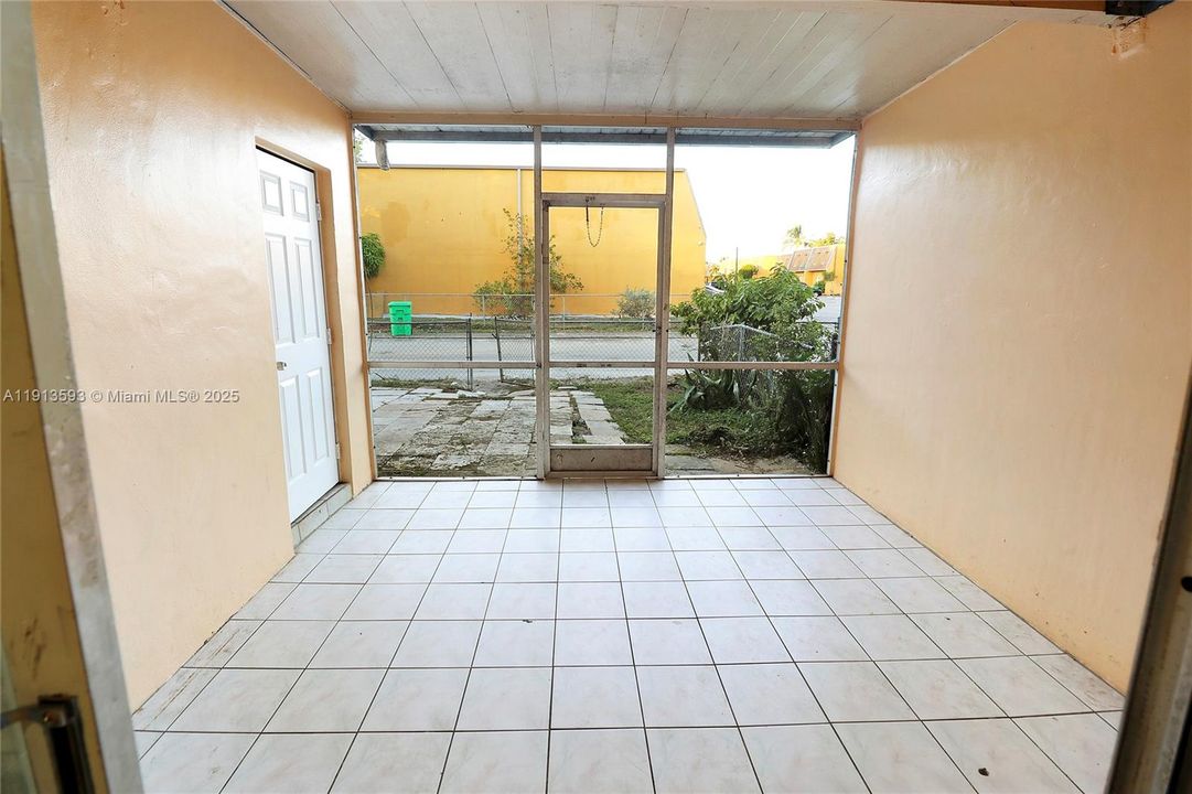 В аренду: $2,900 (5 спален, 2 ванн, 1520 Квадратных фут)