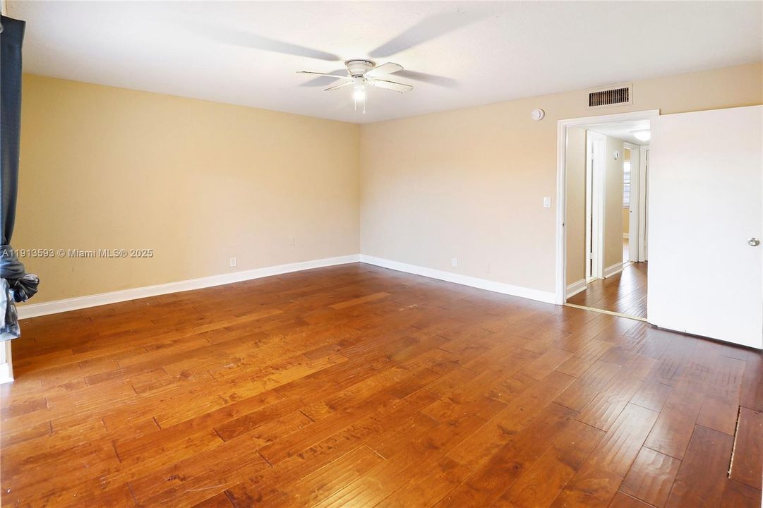 В аренду: $2,900 (5 спален, 2 ванн, 1520 Квадратных фут)