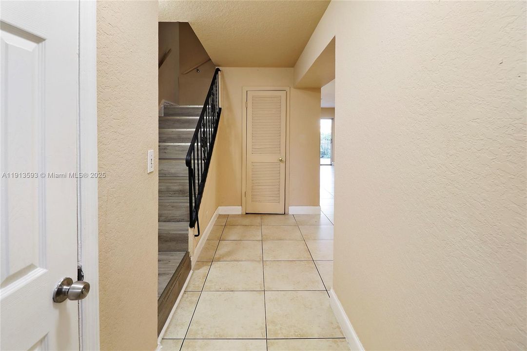 В аренду: $2,900 (5 спален, 2 ванн, 1520 Квадратных фут)