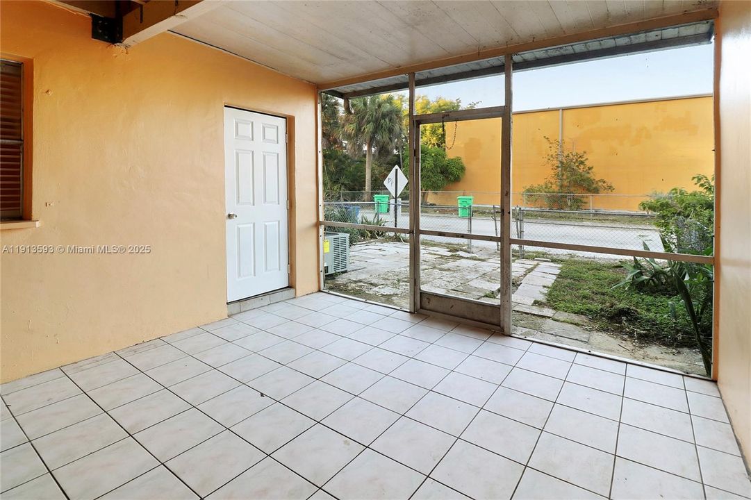 В аренду: $2,900 (5 спален, 2 ванн, 1520 Квадратных фут)