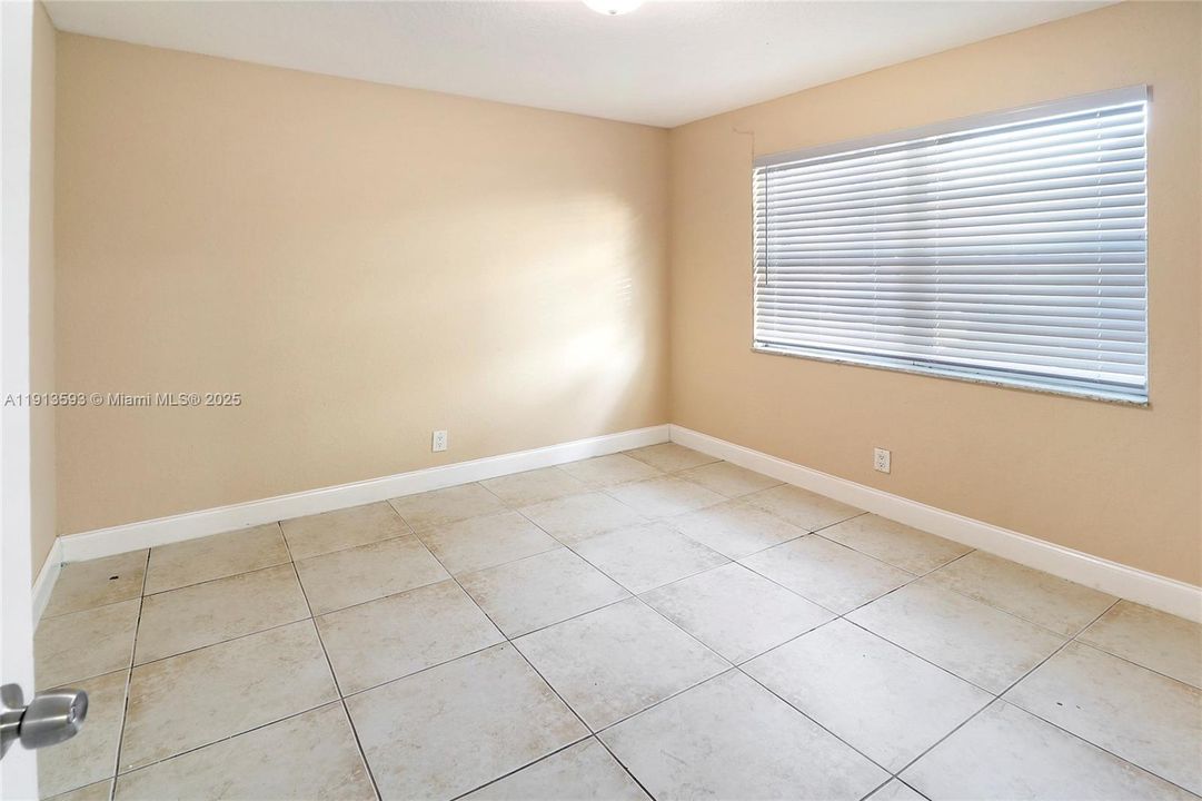 В аренду: $2,900 (5 спален, 2 ванн, 1520 Квадратных фут)