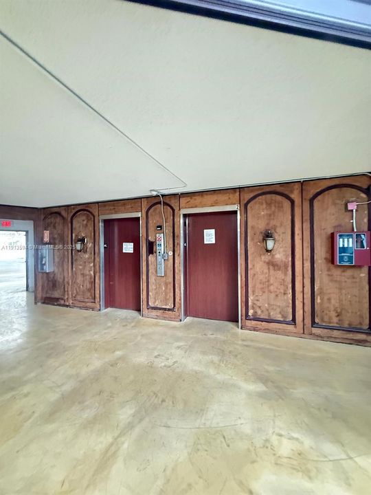 For Sale: $155,000 (1 beds, 1 baths, 790 Square Feet)